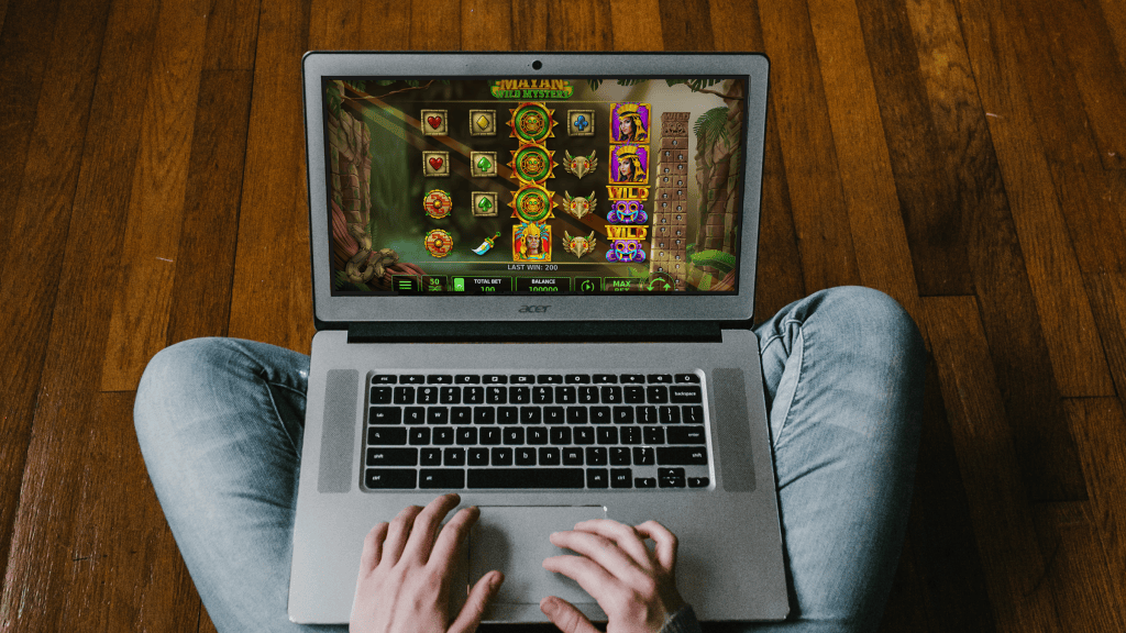 Roztočte slot pomocí tlačítka SPIN